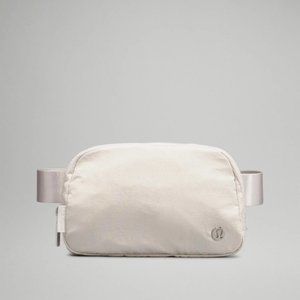 Lululemon Crossbody Everywhere bag